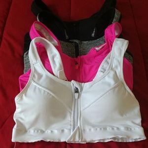 Front zip sports bras